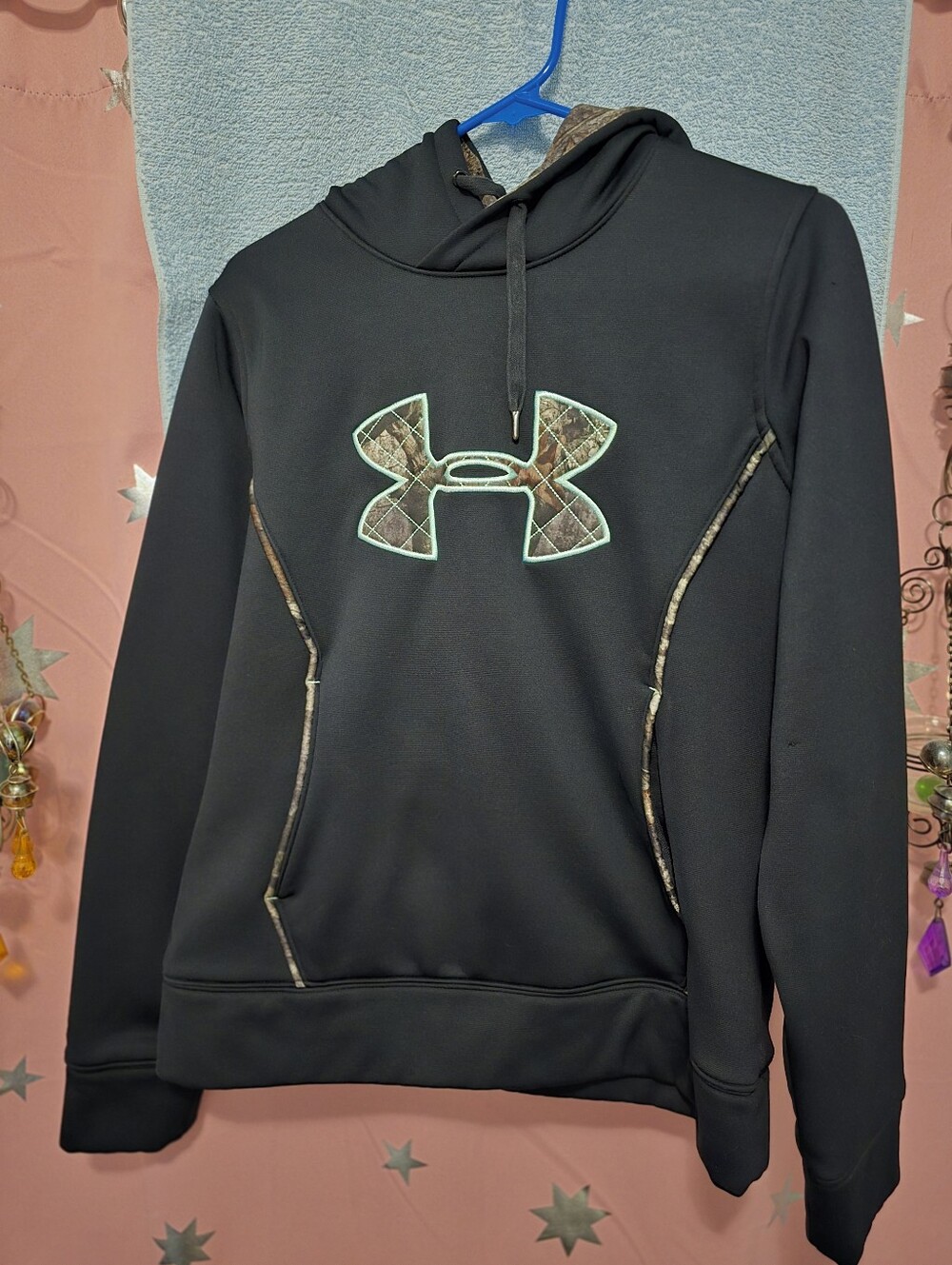 Under Armour Black Hooded Pullover Sweatshirt Women's Medium Loose Camo Lining